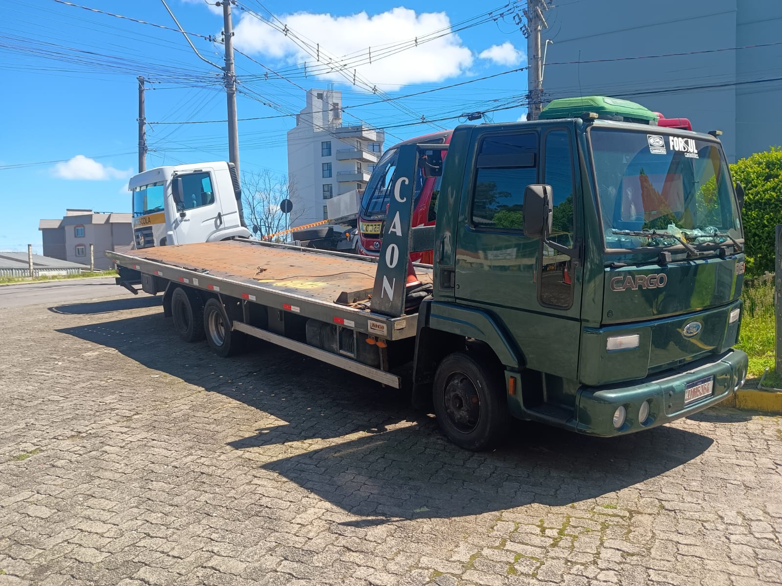 Guincho preparado para transporte seguro de automóvel